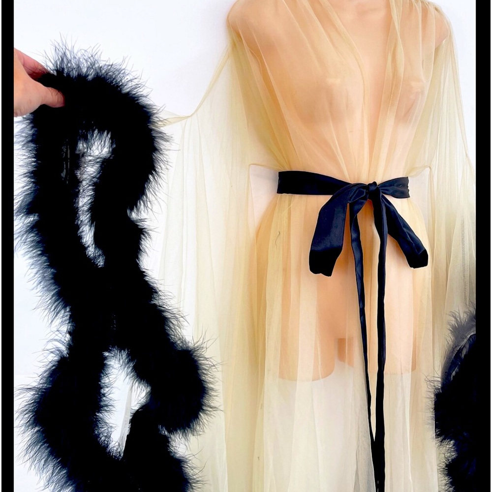 Glamorous Vintage Boudoir Marabou Feather Trim Robe - Old Hollywood